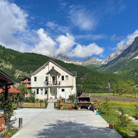 Hotel Bujtina Izet Selimaj Valbona Esterno foto