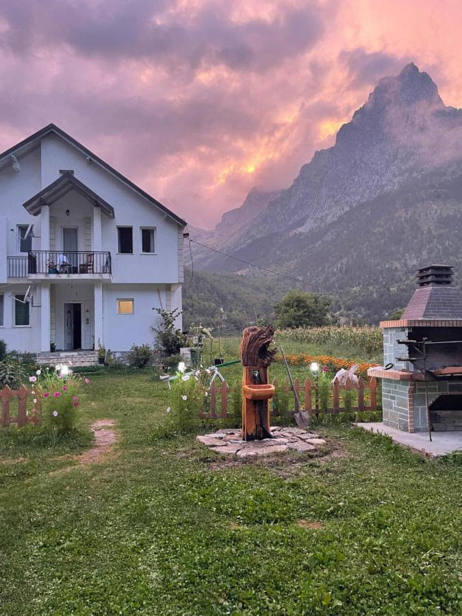 Hotel Bujtina Izet Selimaj Valbona Esterno foto