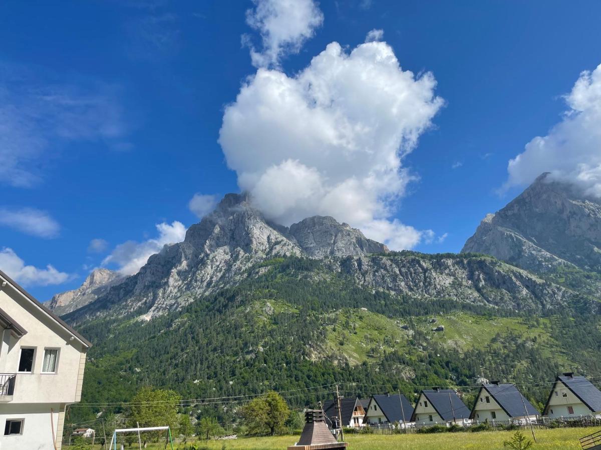 Hotel Bujtina Izet Selimaj Valbona Esterno foto