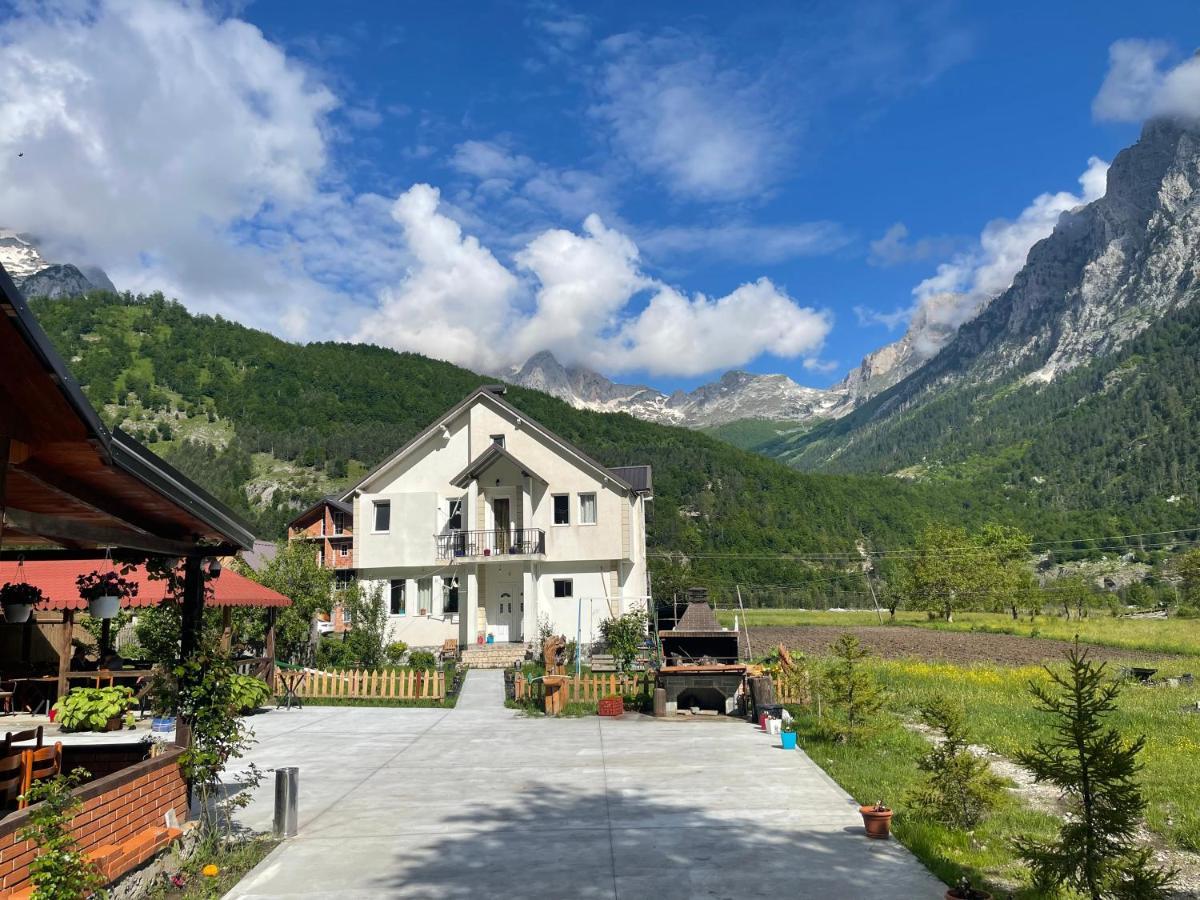 Hotel Bujtina Izet Selimaj Valbona Esterno foto