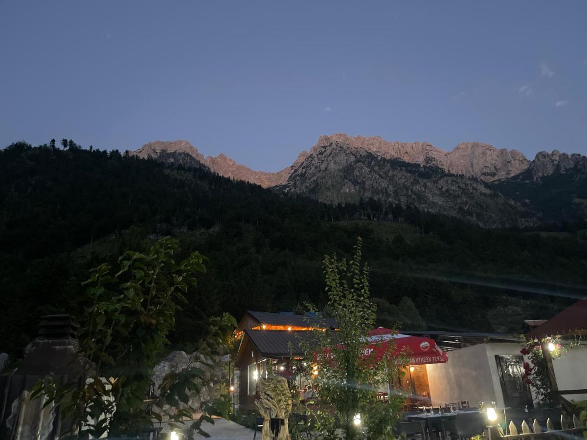 Hotel Bujtina Izet Selimaj Valbona Esterno foto